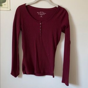 Long sleeve maroon top